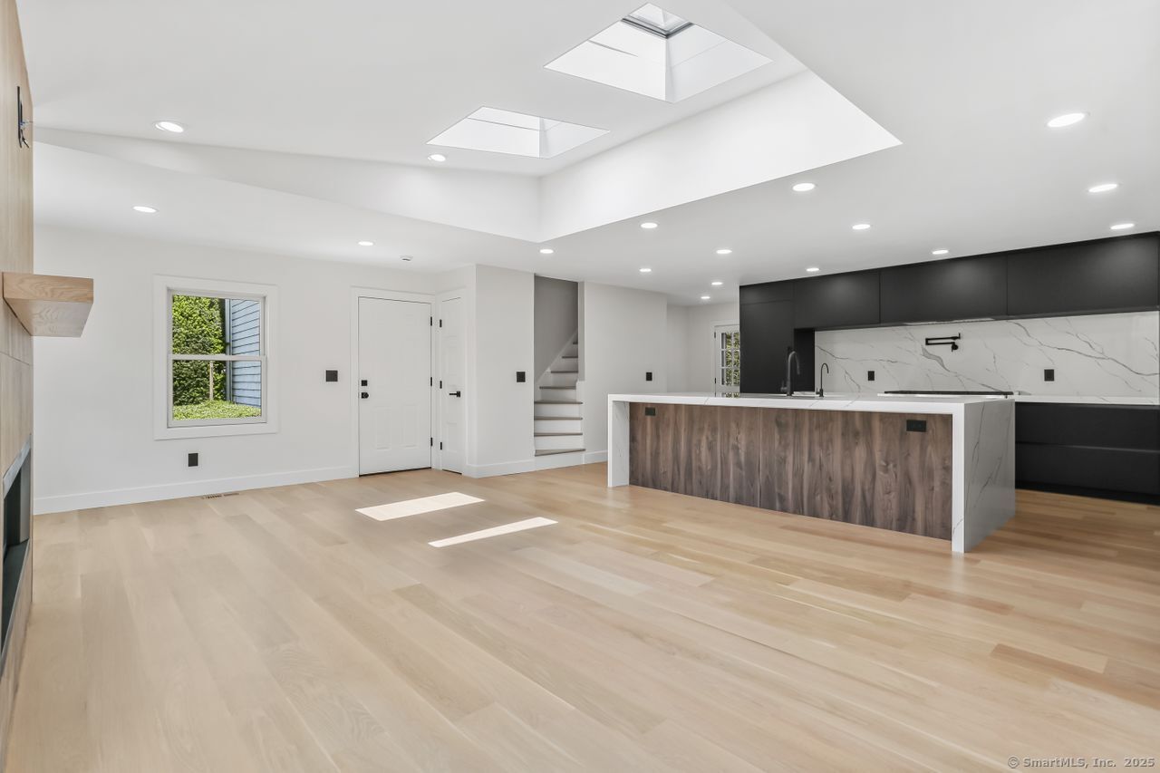 32 Pine Hill, Norwalk, Connecticut 06855