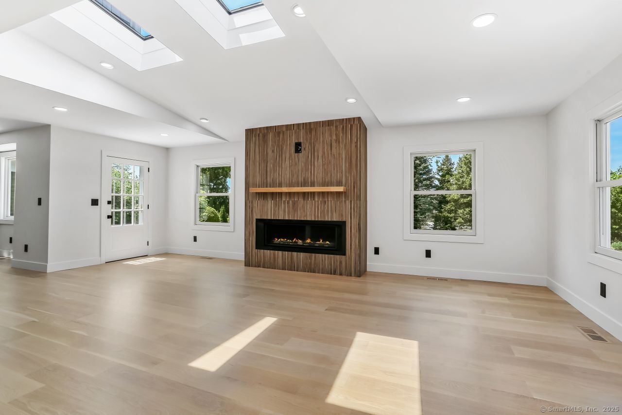 32 Pine Hill, Norwalk, Connecticut 06855