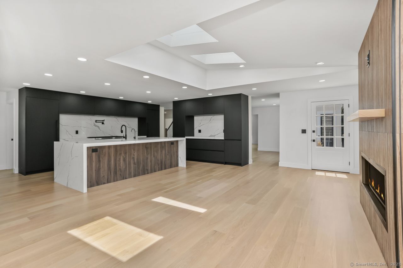 32 Pine Hill, Norwalk, Connecticut 06855