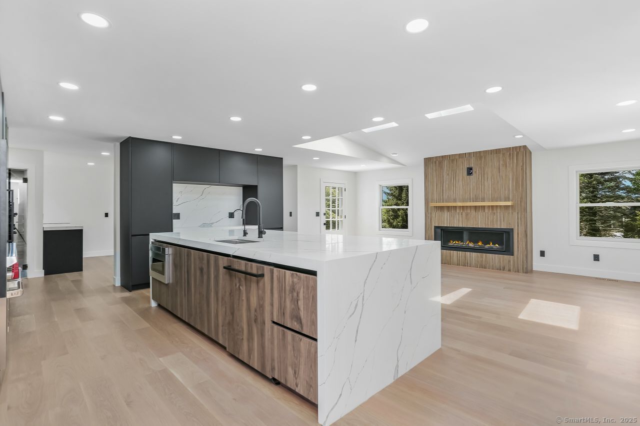 32 Pine Hill, Norwalk, Connecticut 06855