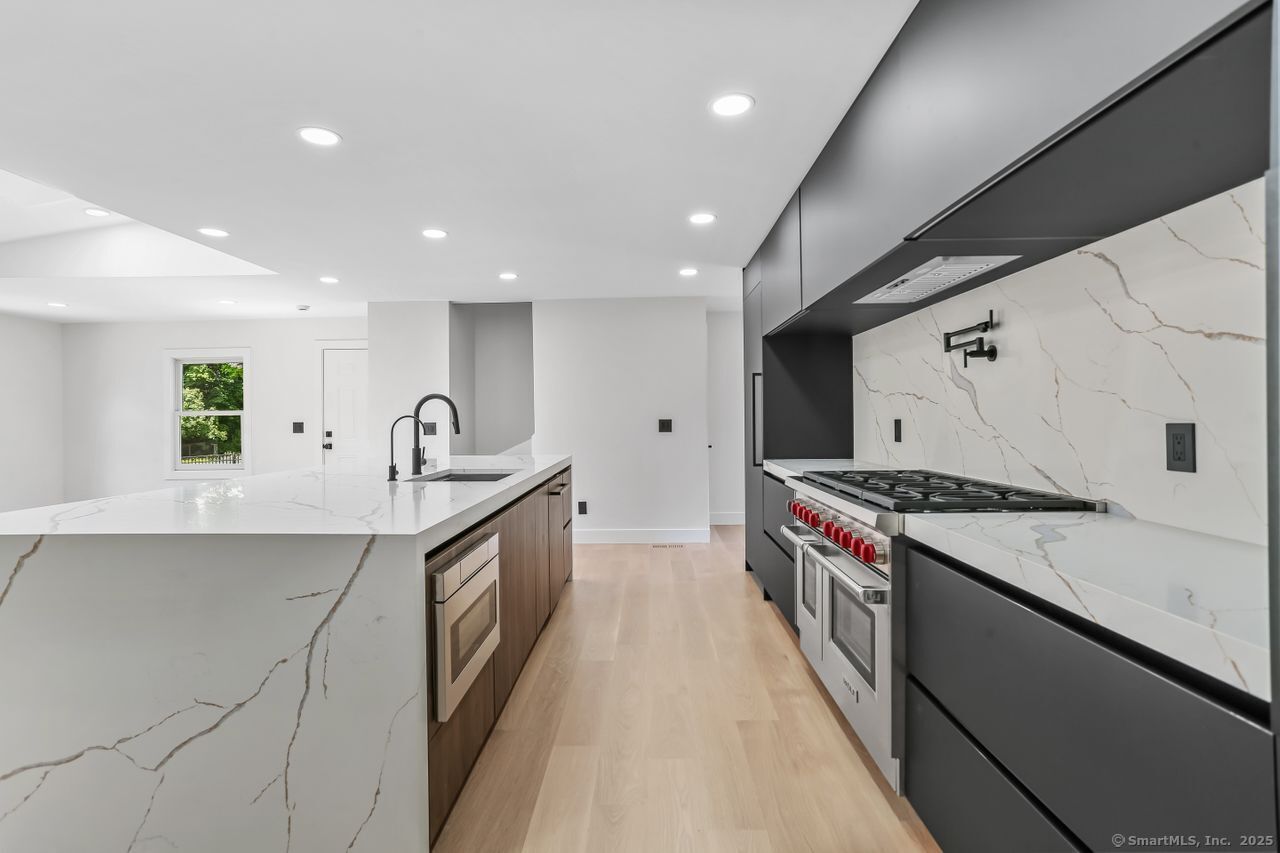 32 Pine Hill, Norwalk, Connecticut 06855