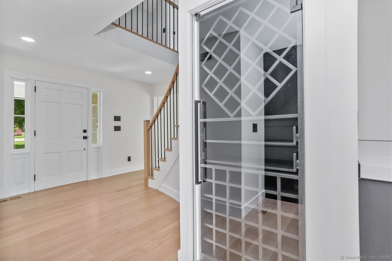 32 Pine Hill, Norwalk, Connecticut 06855