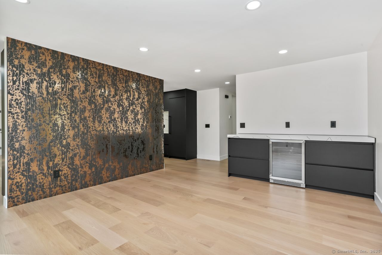 32 Pine Hill, Norwalk, Connecticut 06855