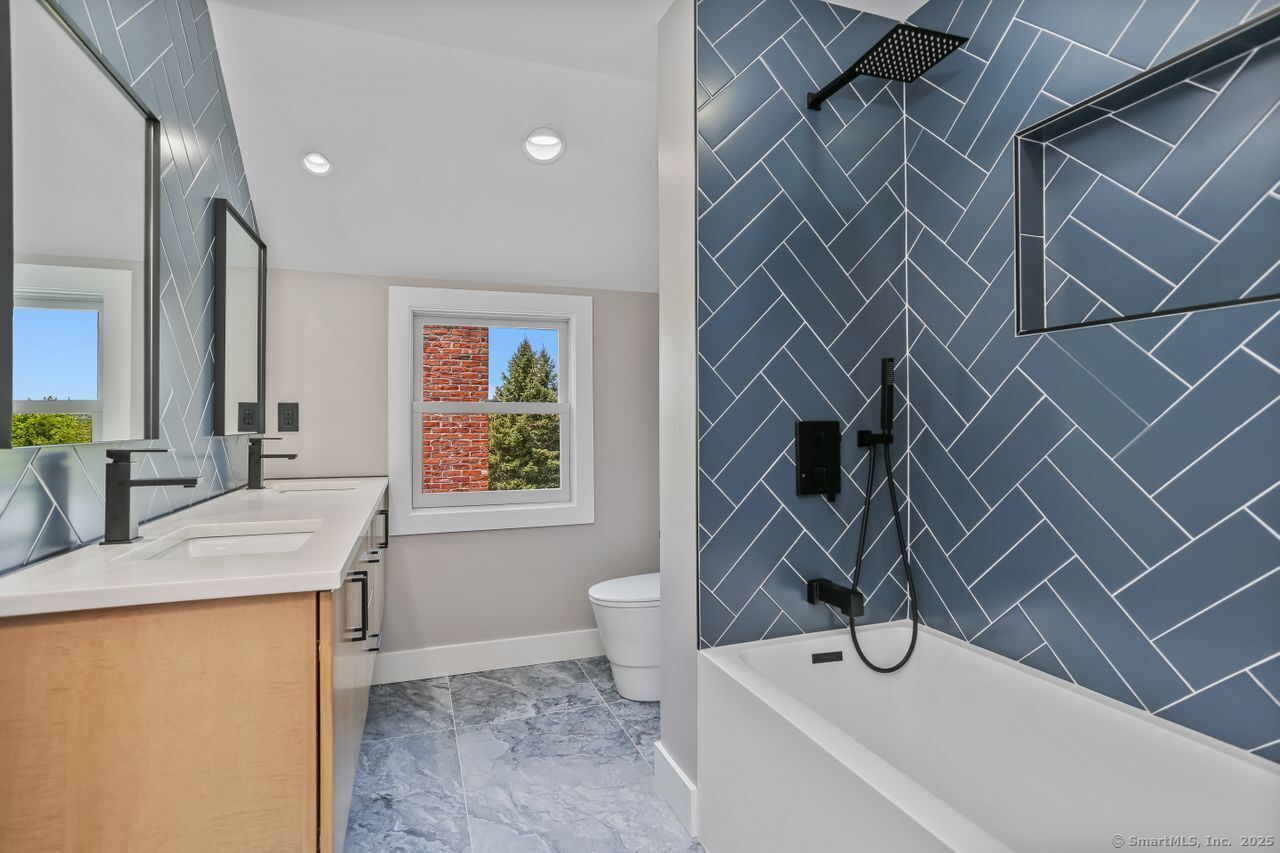 32 Pine Hill, Norwalk, Connecticut 06855