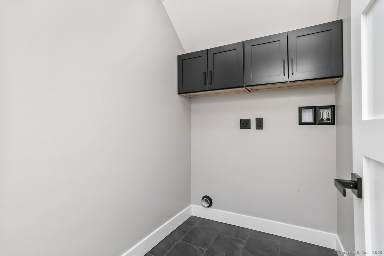 32 Pine Hill, Norwalk, Connecticut 06855