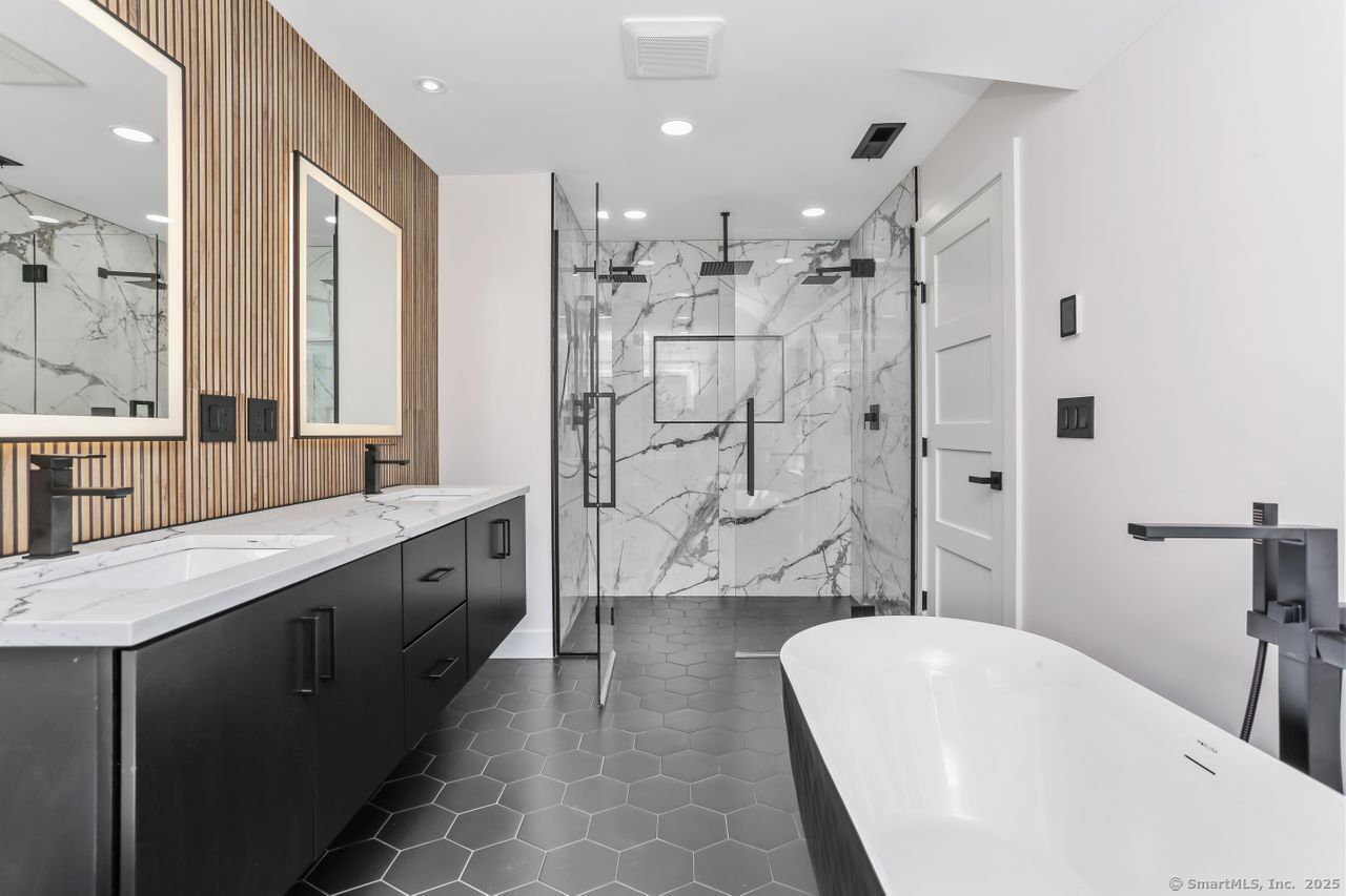 32 Pine Hill, Norwalk, Connecticut 06855