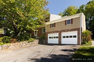 48 Lafayette Drive