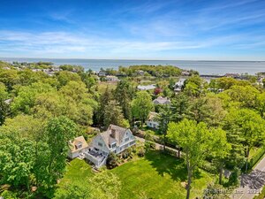 3 Edgehill Drive