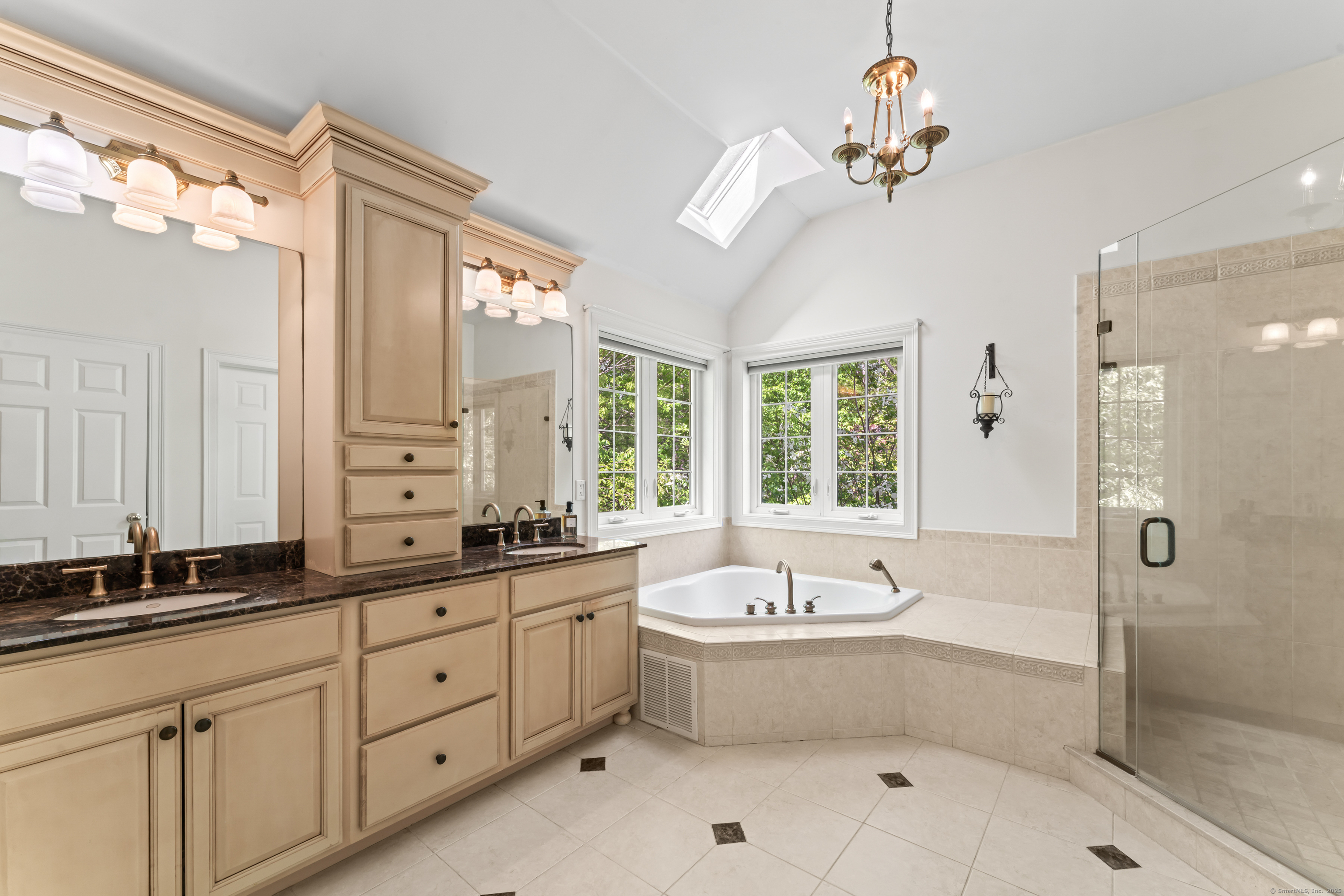 50 Marlin, Newtown, Connecticut 06482