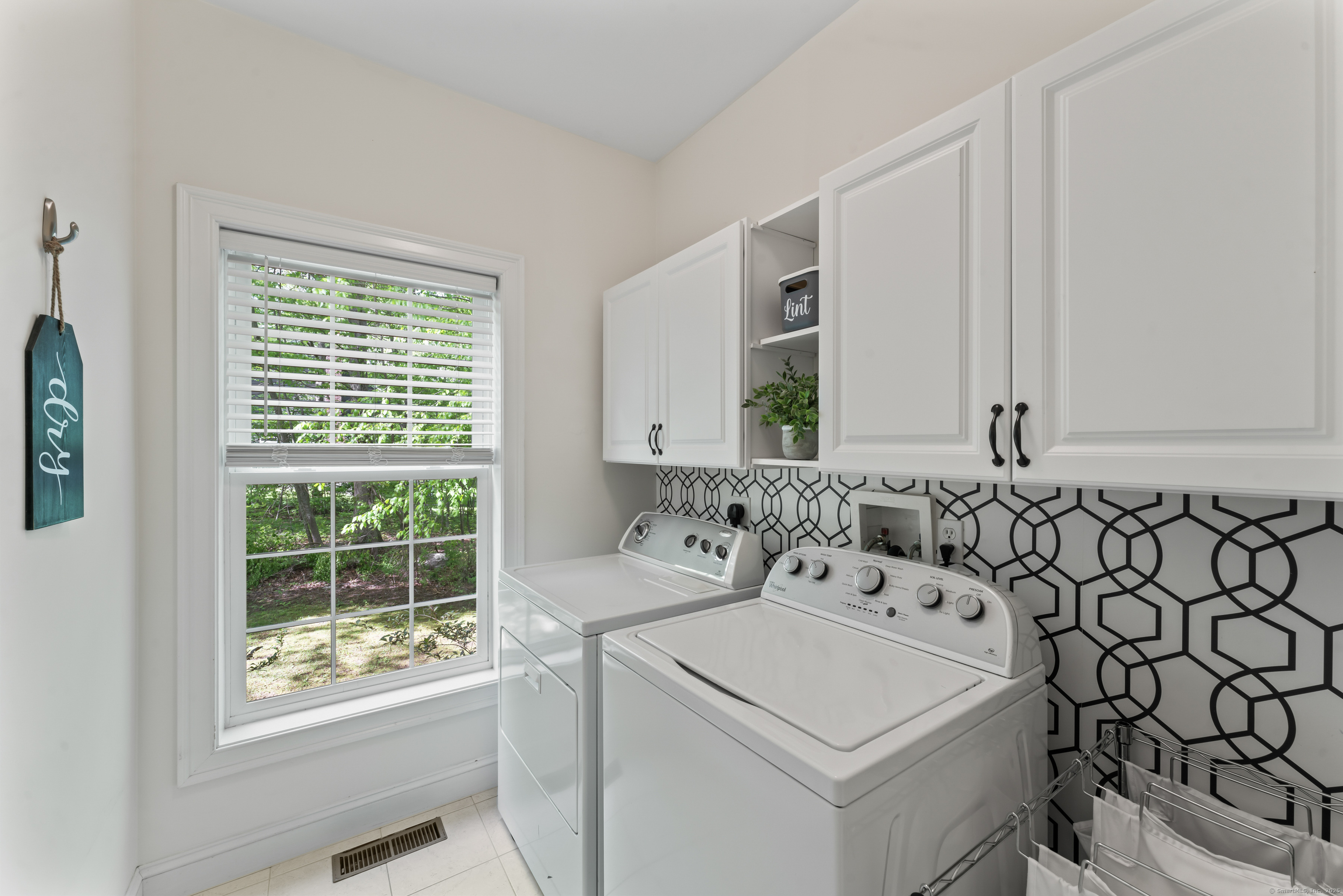 50 Marlin, Newtown, Connecticut 06482