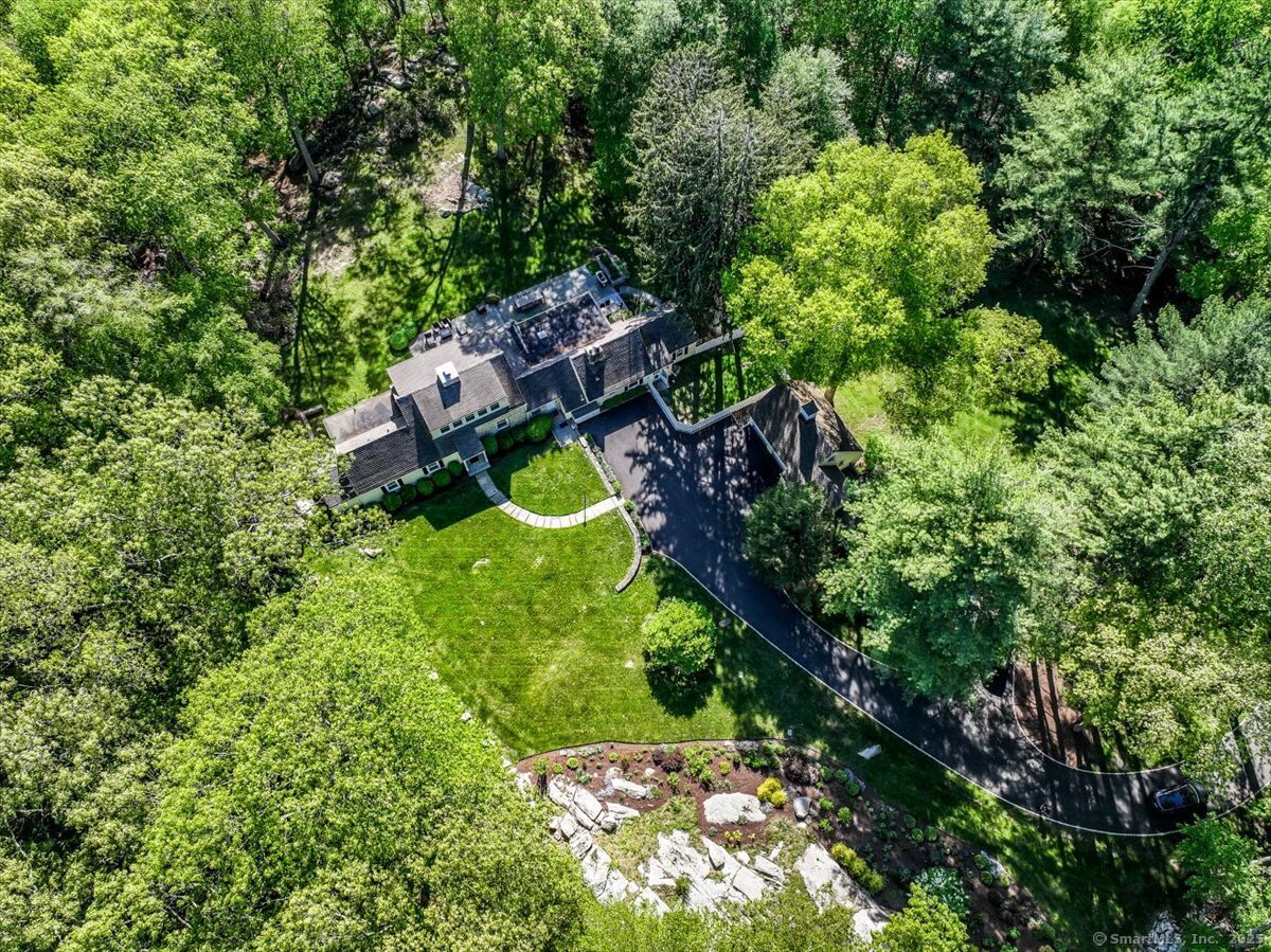 789 Riverbank, Stamford, Connecticut 06903