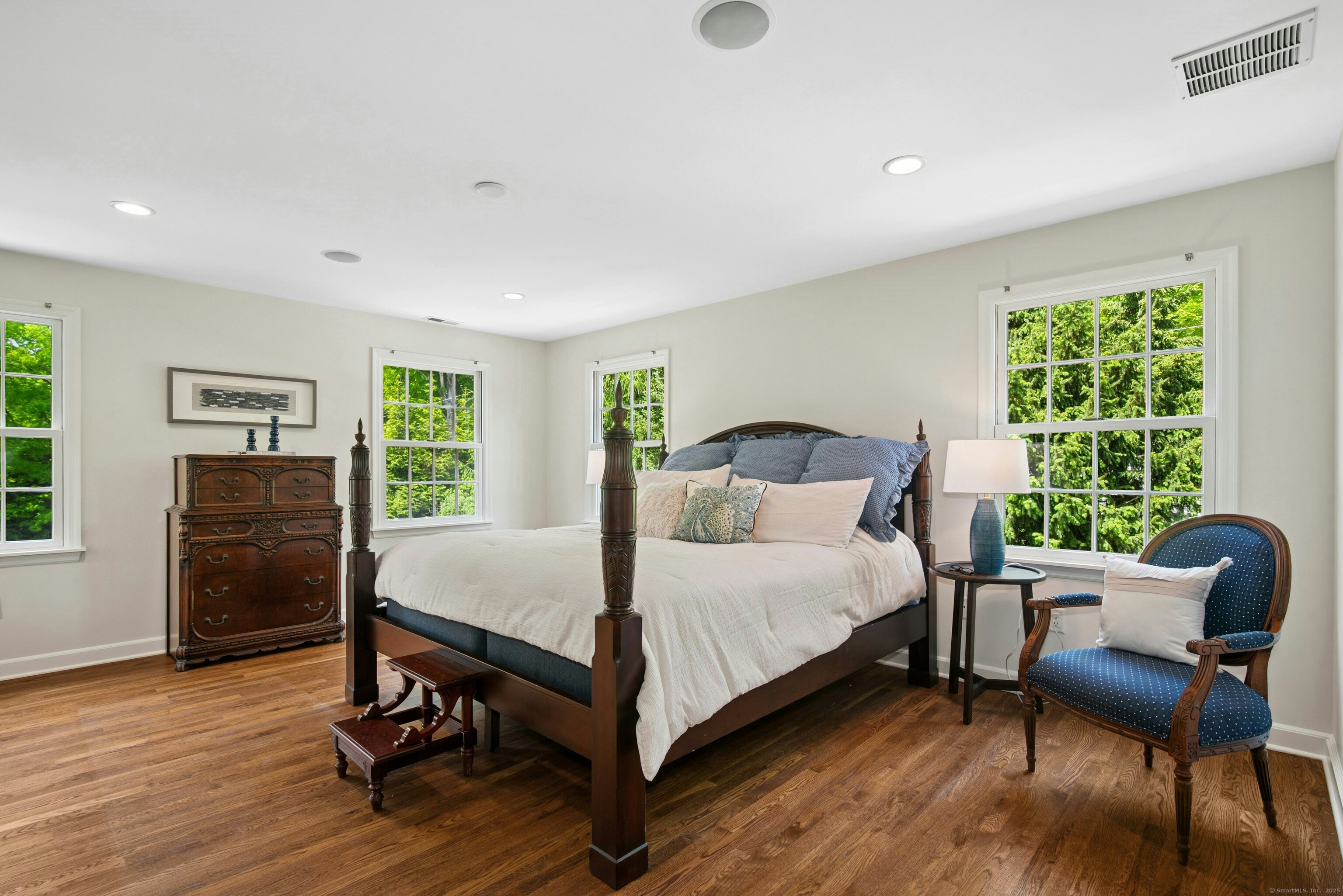 2 Knollwood, Darien, Connecticut 06820