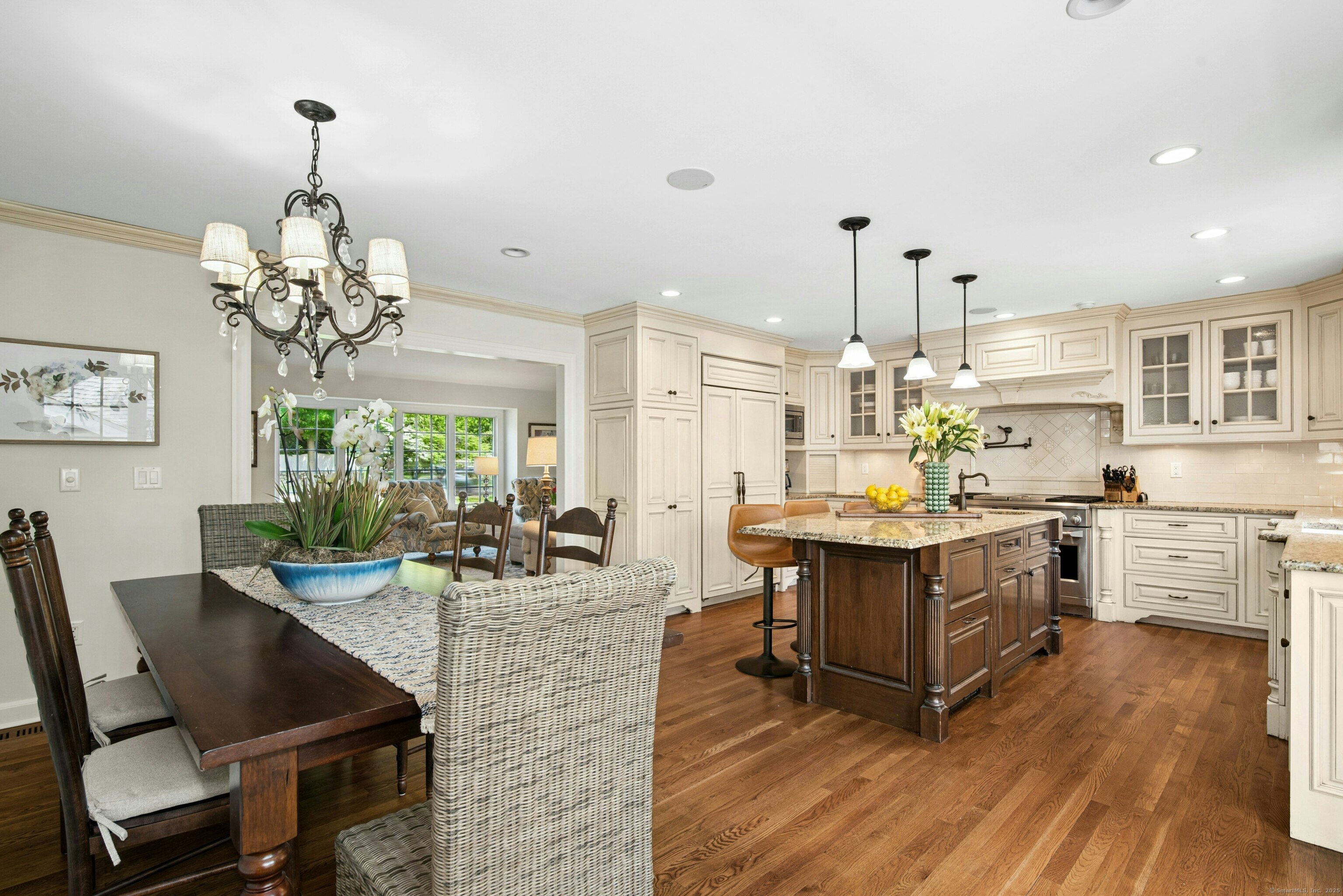 2 Knollwood, Darien, Connecticut 06820