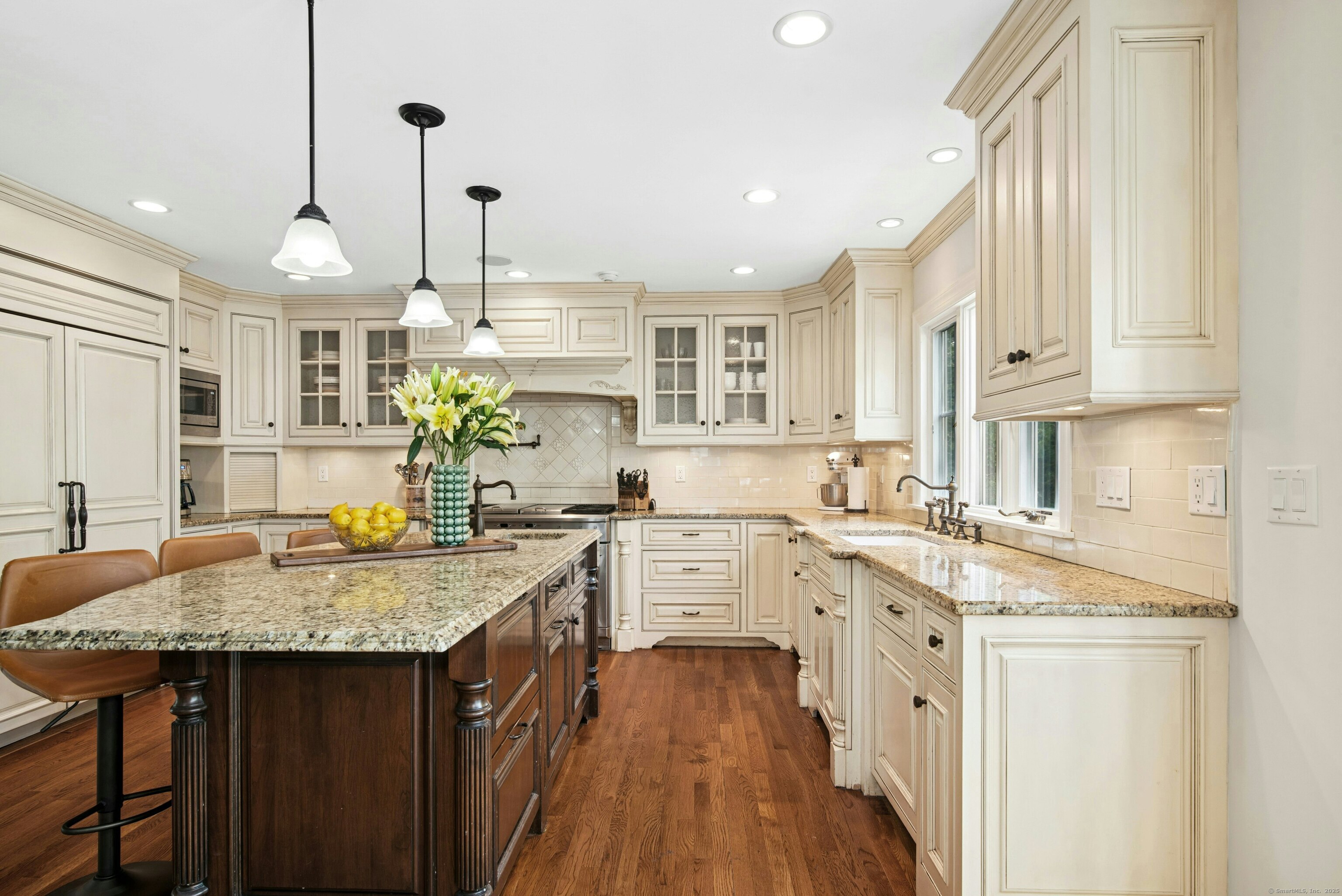 2 Knollwood, Darien, Connecticut 06820