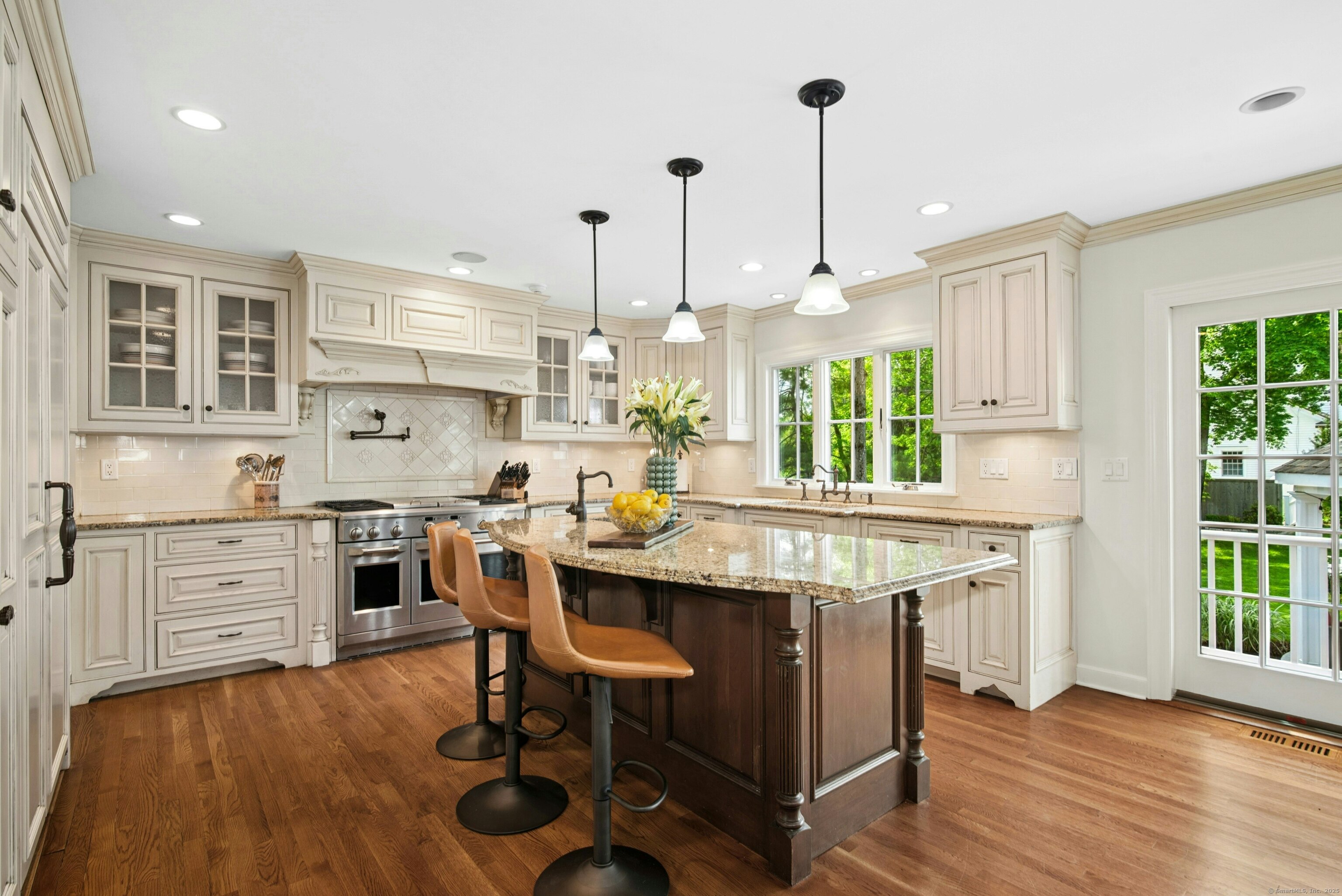 2 Knollwood, Darien, Connecticut 06820