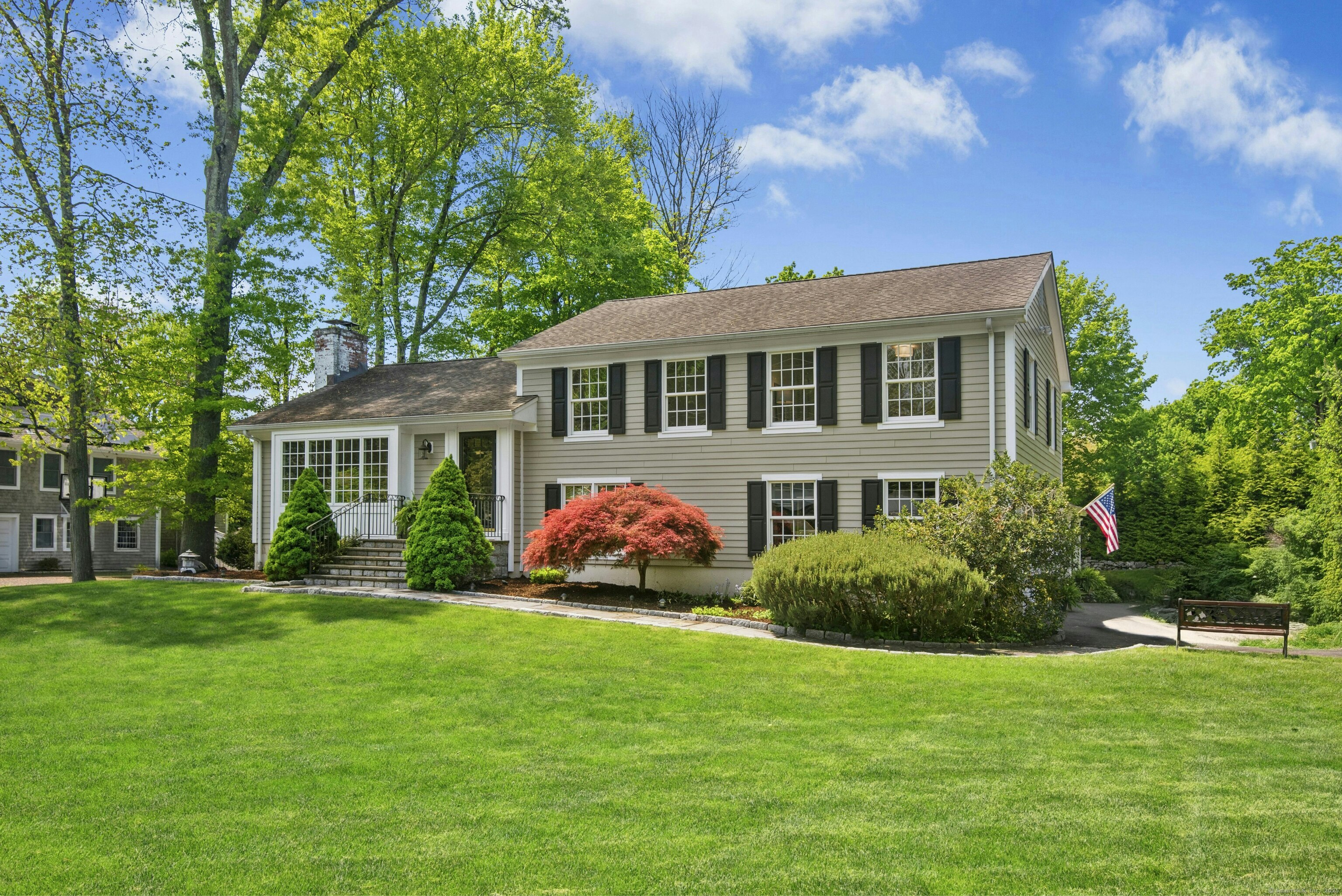 2 Knollwood, Darien, Connecticut 06820