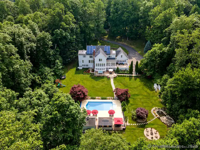 122 Mirey Dam, Middlebury, Connecticut 06762
