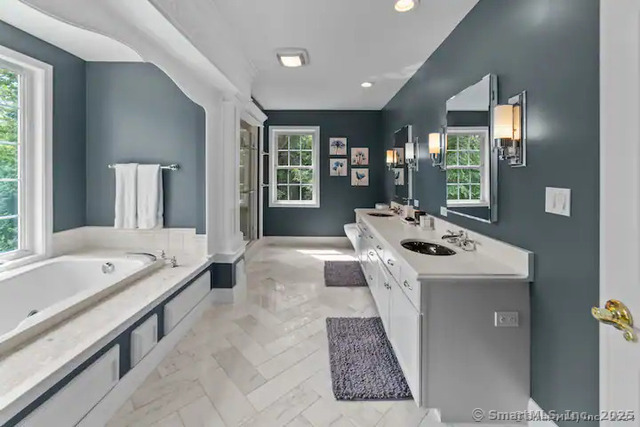 122 Mirey Dam, Middlebury, Connecticut 06762