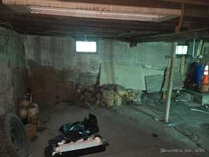 Homes for sale in Manchester, CT | 827 Middle Turnpike E, Manchester, CT 06040 | MLS# 24096263