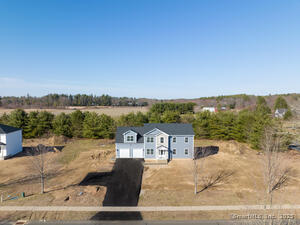 Homes for sale in Suffield, CT | 2 Stratton Farms Rd, Suffield, CT 06093 | MLS# 24096660