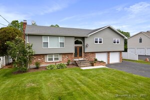 Homes for sale in Wethersfield, CT | 104 Willow St, Wethersfield, CT 06109 | MLS# 24096655