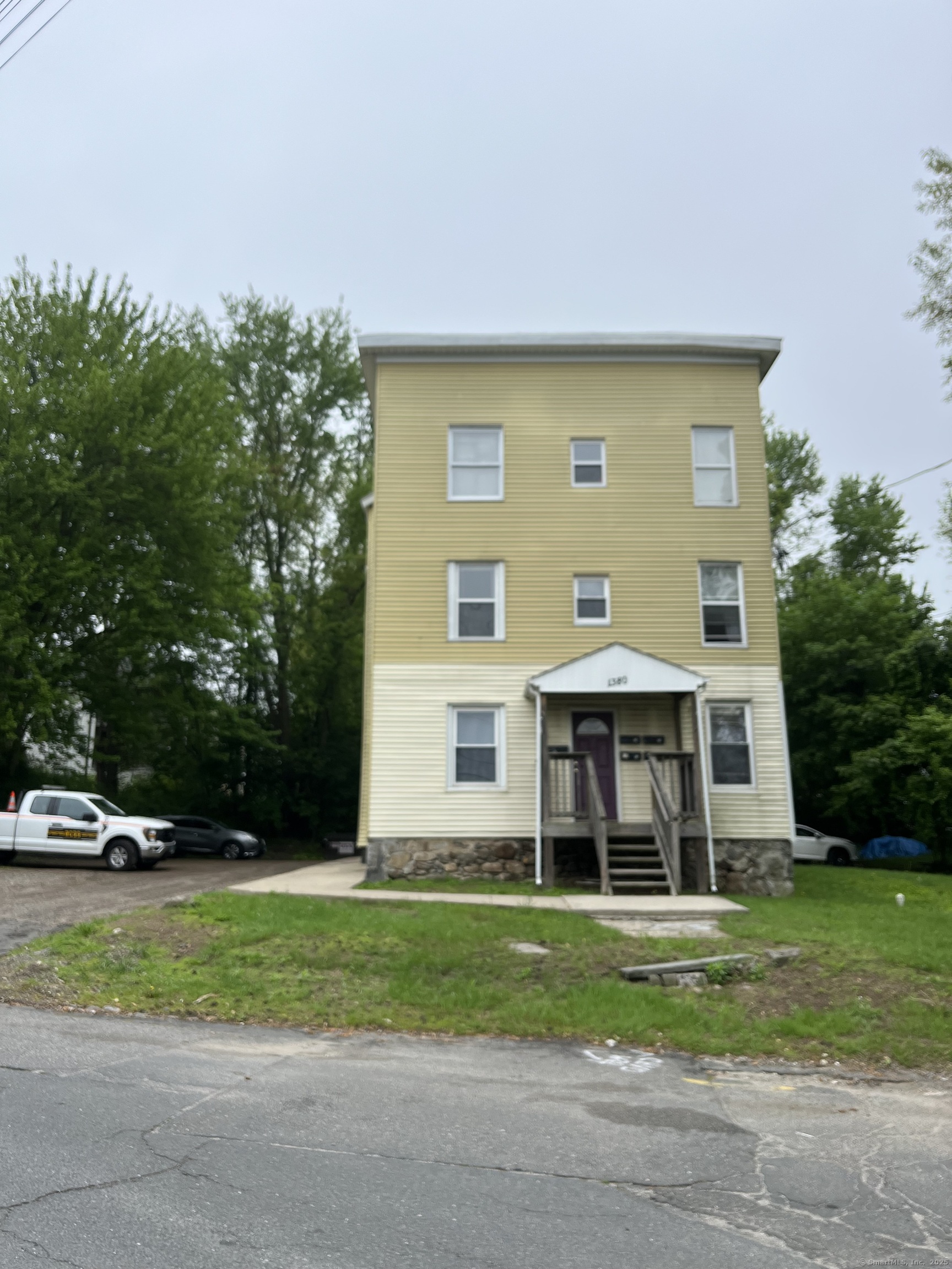 1380 Bank Street Waterbury CT