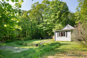 Homes for sale in Salisbury, CT | 47 E Main St, Salisbury, CT 06068 | MLS# 24096776