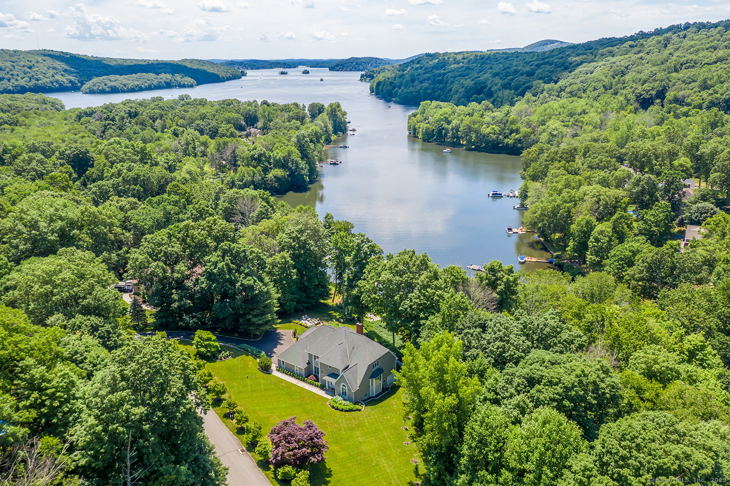 4 Harbour View, New Fairfield, Connecticut 06812