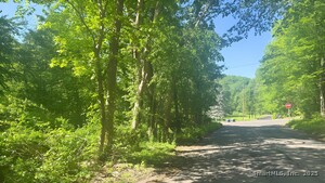 Homes for sale in Hamden, CT | 31 Bruschayt Dr, Hamden, CT 06518 | MLS# 24096910