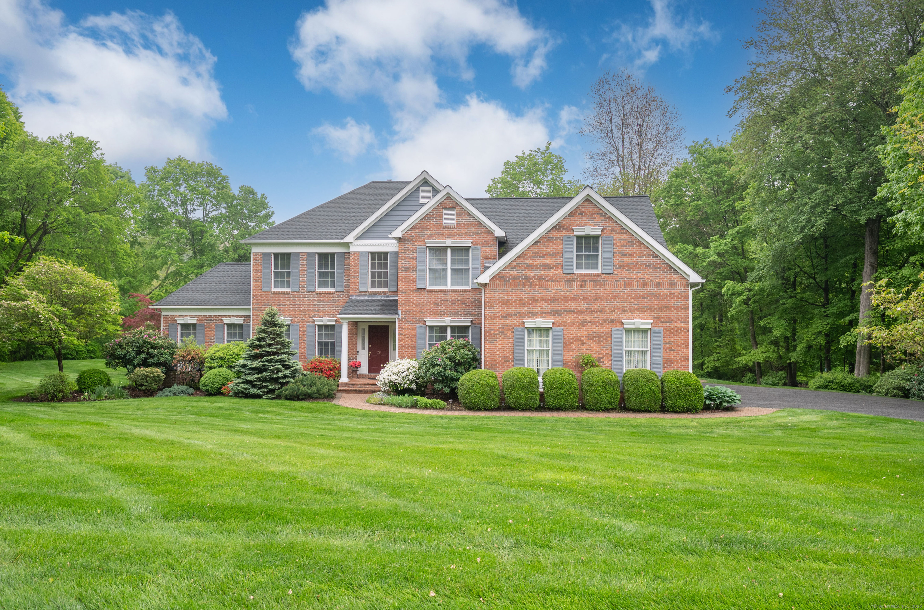 28 Whitewood Road Newtown CT