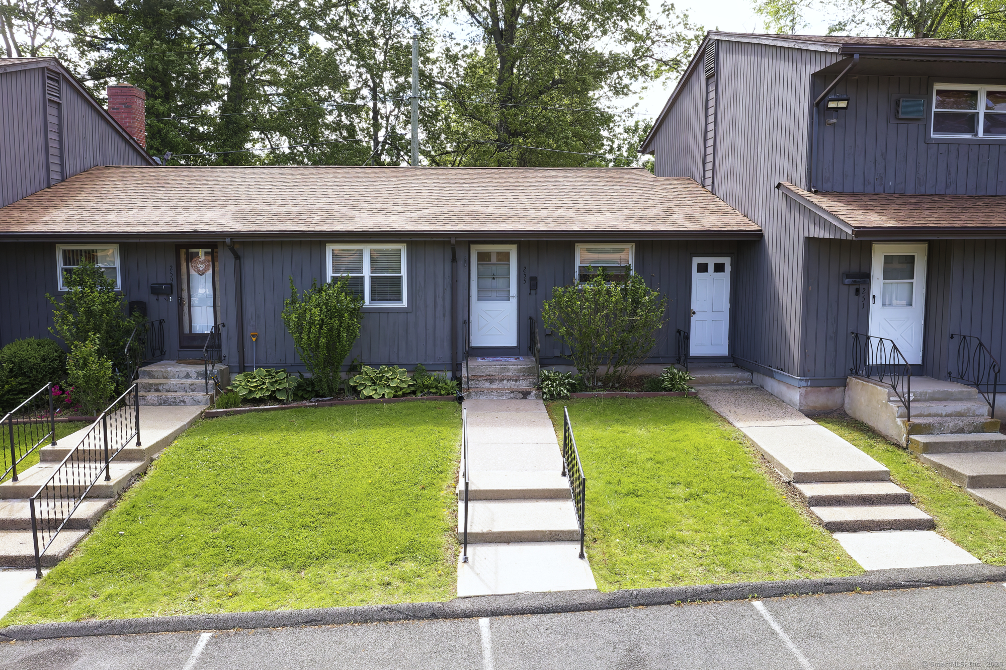 255 Williamstown Court Newington CT