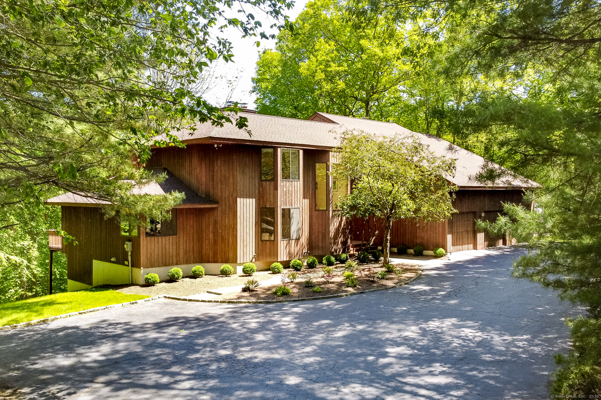 17 Walker Lane Weston CT