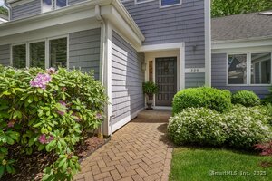 325 Lansdowne, Unit 325