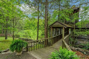 Homes for sale in Redding, CT | 32 Beeholm Rd, Redding, CT 06896 | MLS# 24095809