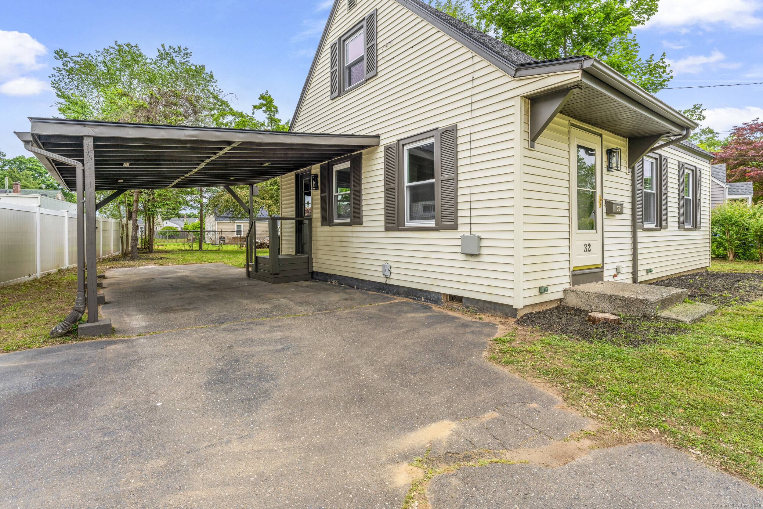 32 Porterbrook Avenue East Hartford CT