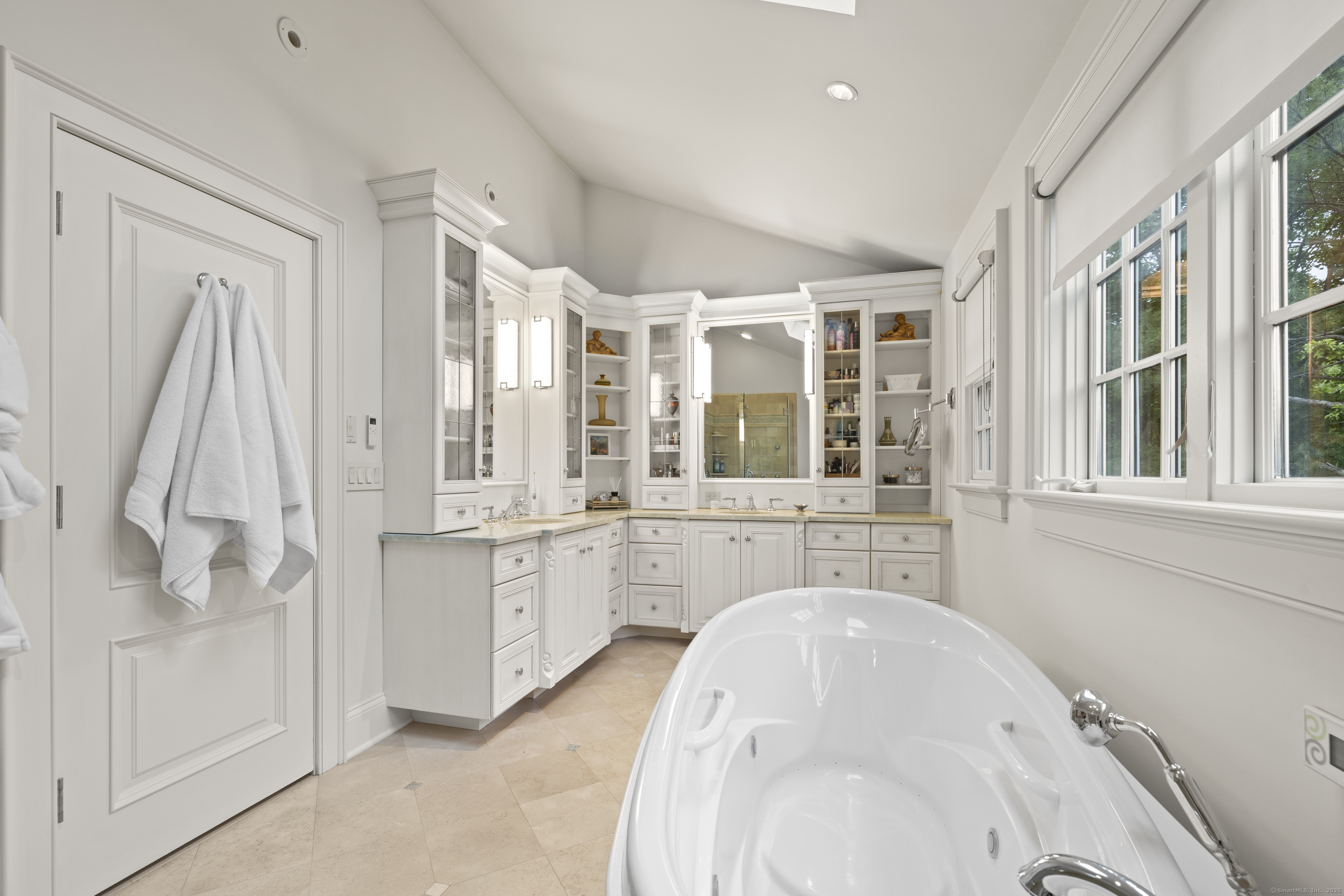 173 Farmingville, Ridgefield, Connecticut 06877