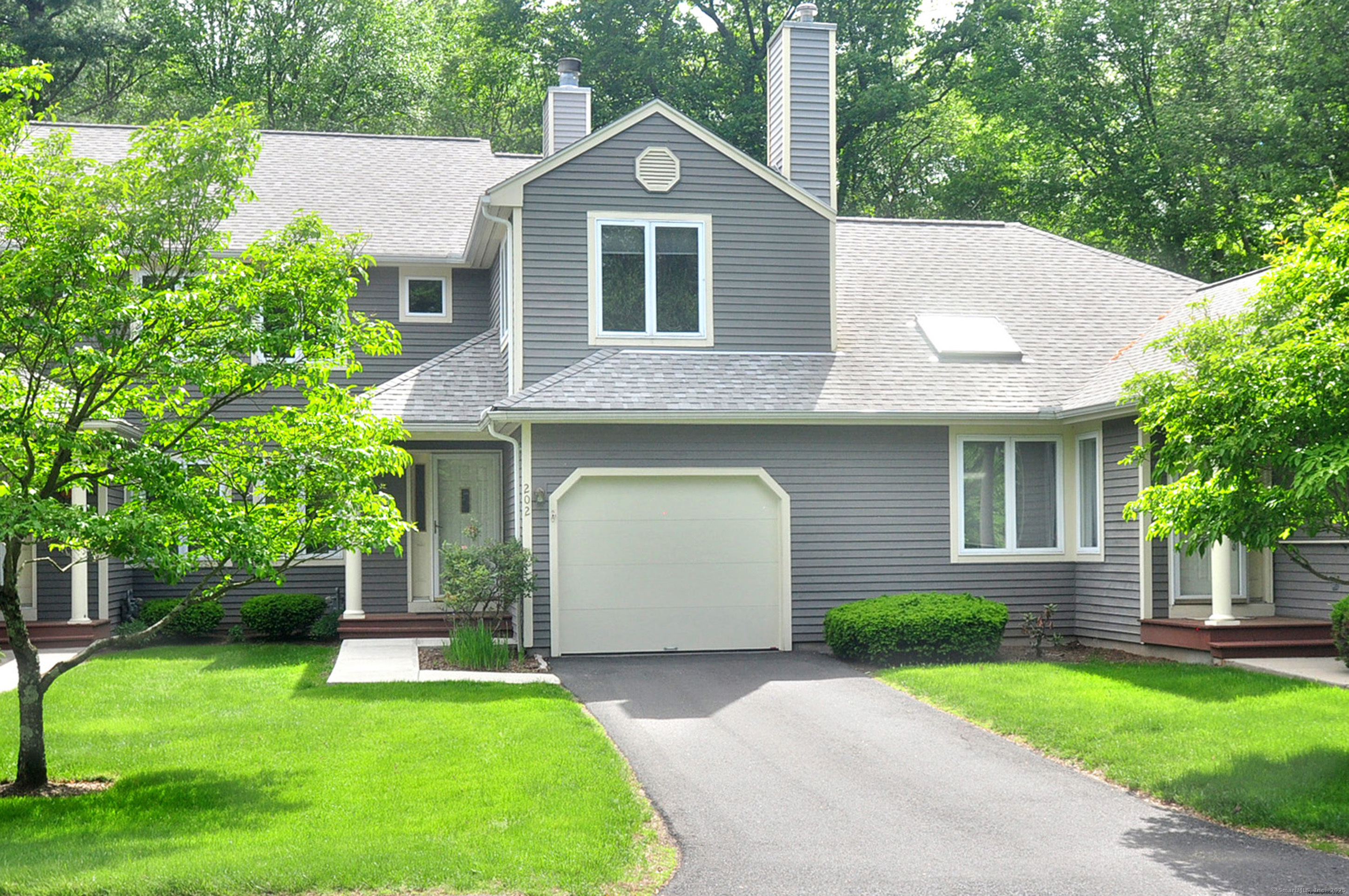 202 Castlewood Drive Bloomfield CT