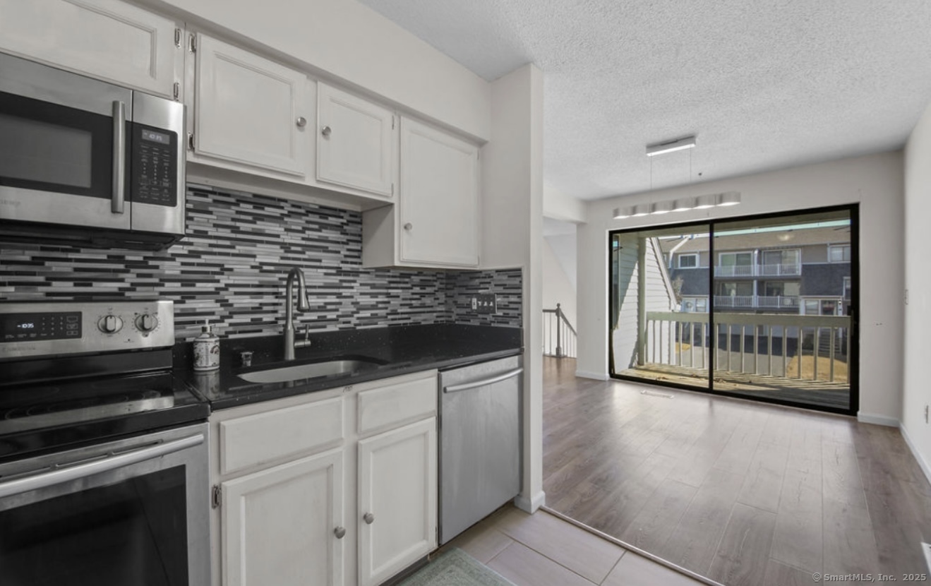 730 Robert Frost, Branford, 06405, 2 Bedrooms Bedrooms, ,1 BathroomBathrooms,Residential Rental,For Sale,730 Robert Frost,24098292