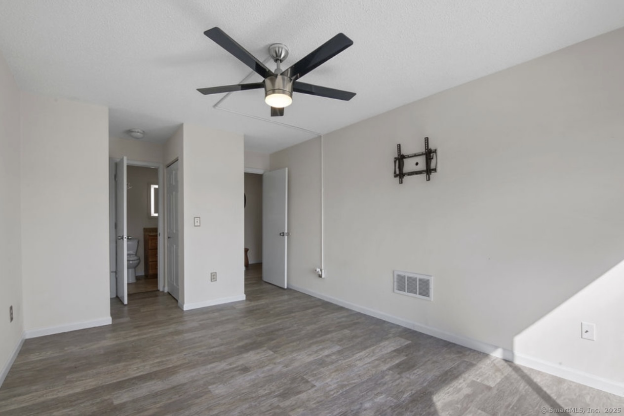 730 Robert Frost, Branford, 06405, 2 Bedrooms Bedrooms, ,1 BathroomBathrooms,Residential Rental,For Sale,730 Robert Frost,24098292