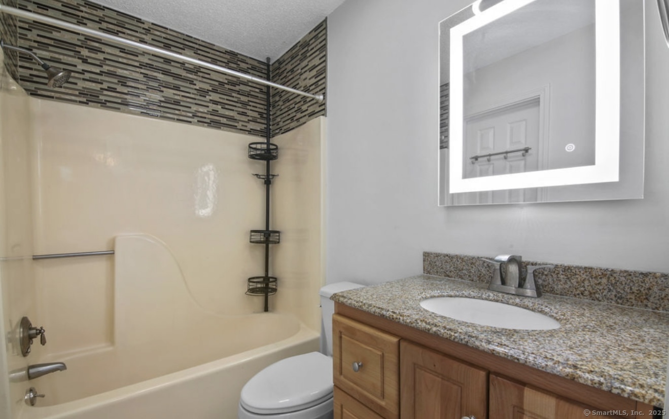 730 Robert Frost, Branford, 06405, 2 Bedrooms Bedrooms, ,1 BathroomBathrooms,Residential Rental,For Sale,730 Robert Frost,24098292