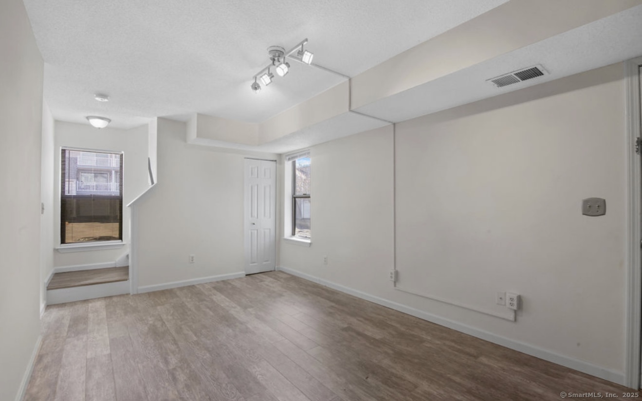 730 Robert Frost, Branford, 06405, 2 Bedrooms Bedrooms, ,1 BathroomBathrooms,Residential Rental,For Sale,730 Robert Frost,24098292