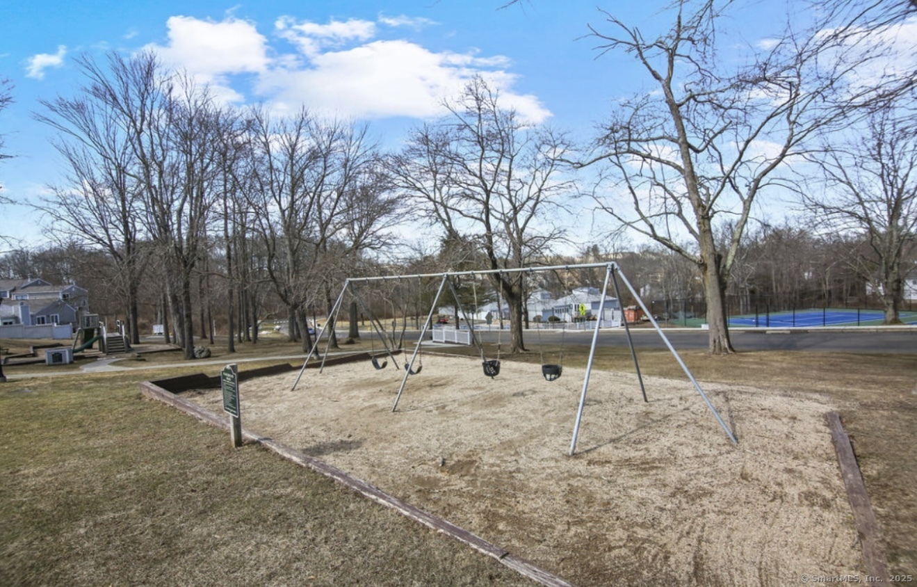 730 Robert Frost, Branford, 06405, 2 Bedrooms Bedrooms, ,1 BathroomBathrooms,Residential Rental,For Sale,730 Robert Frost,24098292