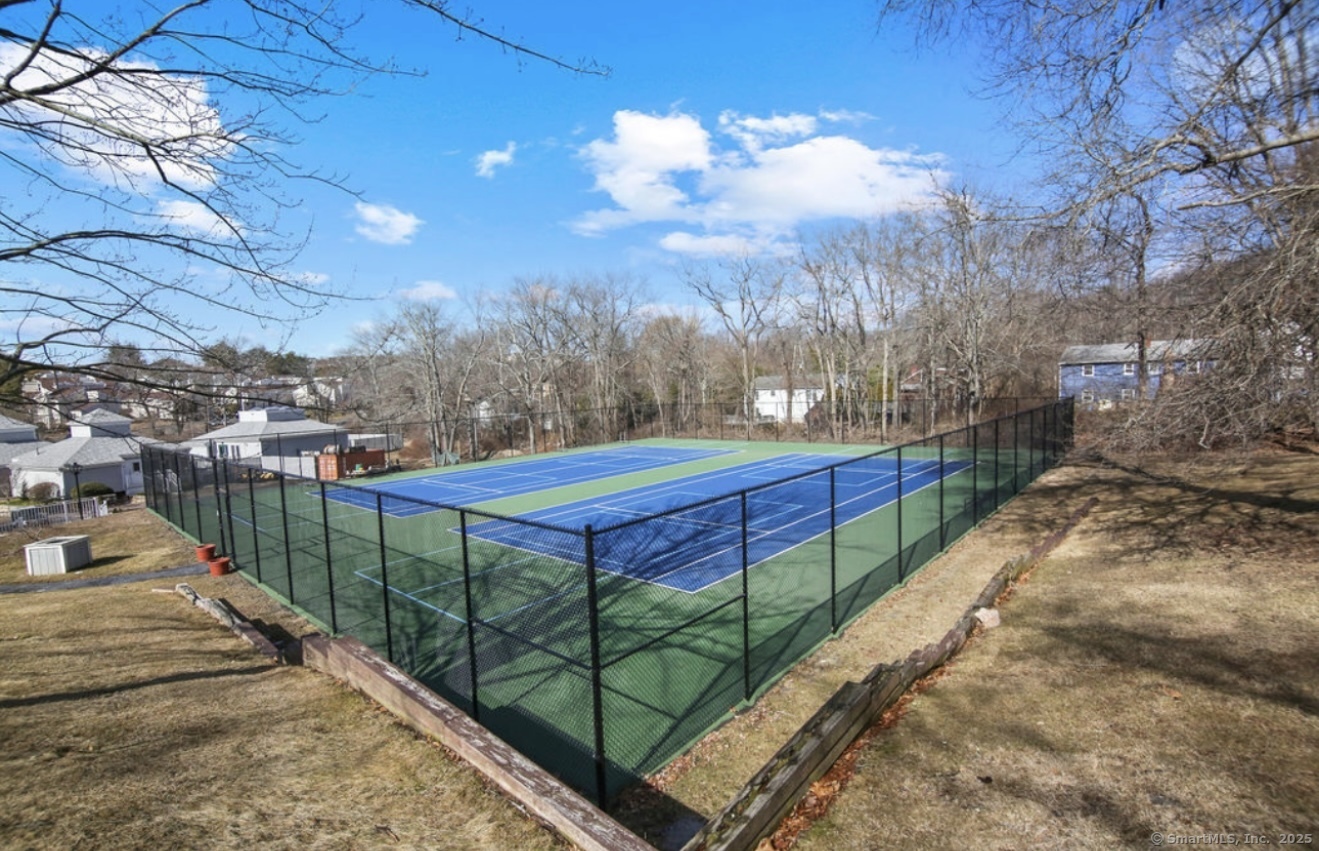 730 Robert Frost, Branford, 06405, 2 Bedrooms Bedrooms, ,1 BathroomBathrooms,Residential Rental,For Sale,730 Robert Frost,24098292