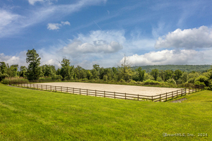 Homes for sale in Woodbury, CT | 562 Upper Grassy Hill Rd, Woodbury, CT 06798 | MLS# 24098508