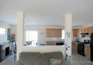 Homes for sale in Suffield, CT | 986 East St S, Suffield, CT 06078 | MLS# 24098461