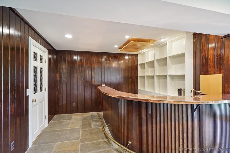 2 Aspetuck Hill, Weston, Connecticut 06883