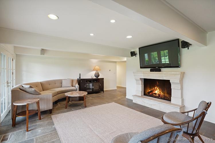 2 Aspetuck Hill, Weston, Connecticut 06883