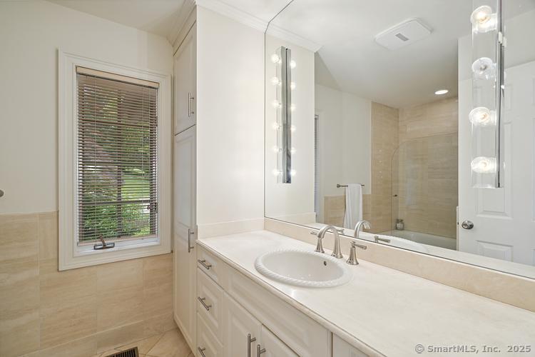 2 Aspetuck Hill, Weston, Connecticut 06883