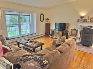 Homes for sale in Farmington, CT | 61 Litchfield Rd, Farmington, CT 06085 | MLS# 24098209