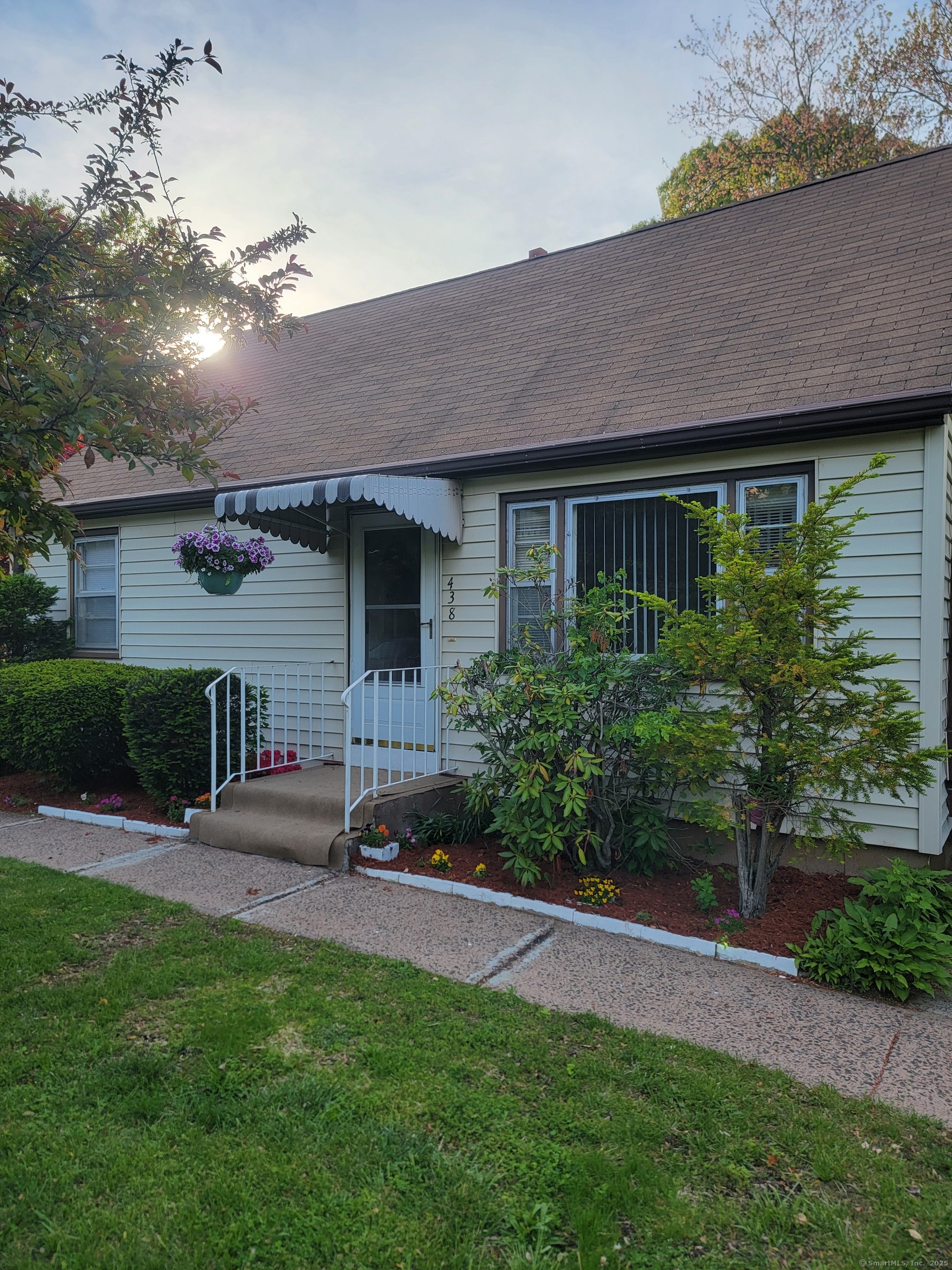 438 Smith Avenue New Haven CT
